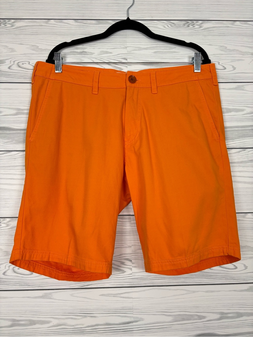 Helly Hansen Men’s UPF 40 regular fit orange shorts size 34 organic cotton